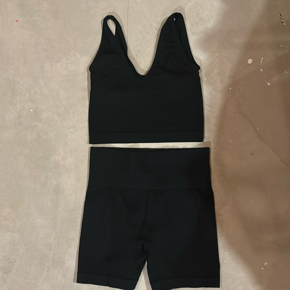 Colsie workout set